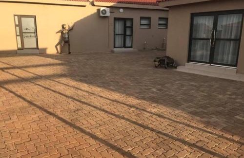 Taung Station Casa | Gaediwe Guesthouse