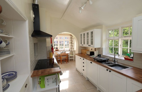 Norwich Cabaña | Gaffers Cottage - sleeps 12 guests in 5 bedrooms