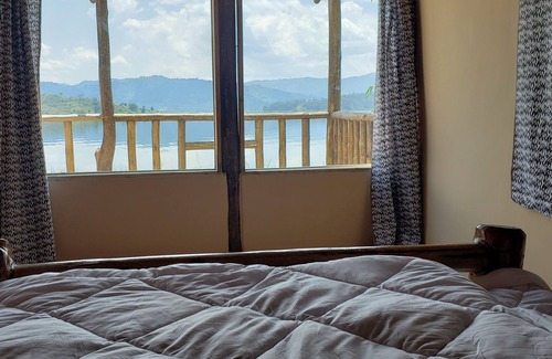 Kisoro Cabina | Gahiza Island Retreat