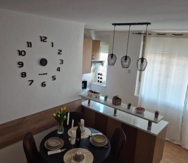Virovitica Apartamento | Gajeva Rooms - Toronto apartment SELF CHECK-IN