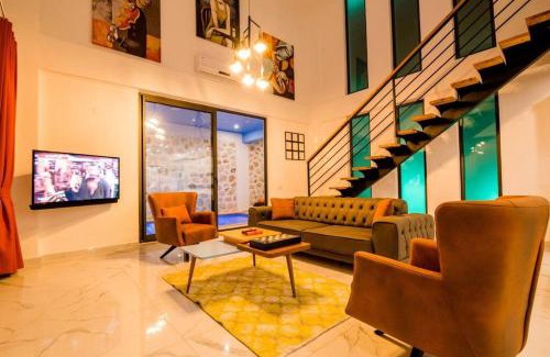 Uzumlu Villa | Gala açık ve kapalı havuzu bulunan lüks villa