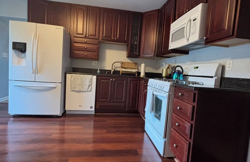 Aurora Casa | Galactic Oasis Theme Home, Marvelous 5-bedroom house with AC in Aurora, TV’s