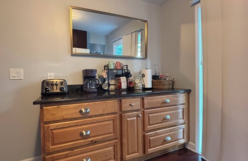 Aurora Casa | Galactic Oasis Theme Home, Marvelous 5-bedroom house with AC in Aurora, TV’s
