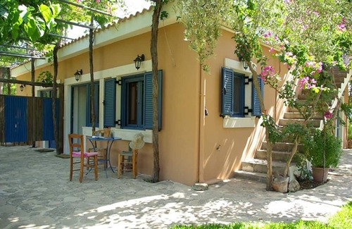 Faistos Apartamento | Galatia Yellow