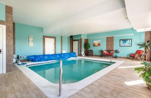 Sevierville Casa | Galaxy Splash Hot Tub Pool Theater and MTN Views
