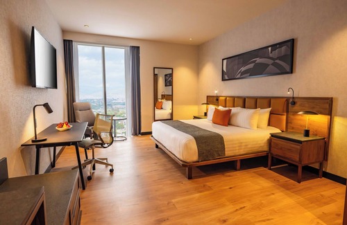 León Hotel | Galeria Plaza Leon