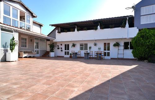 Oubina Casa | GALIHOST - Enorme casa con gran zona exterior en Cambados