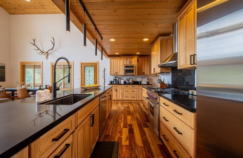 Brian Head Cabina | #GalindoGetaway3.0 Modern Mountain Estate