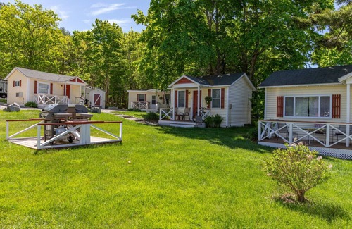 Hulls Cove Cabina | Gallagher's Travels Cabin Three (Queen)