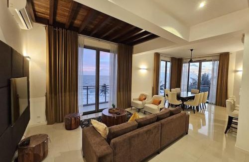Galle Apartamento | Galle Beach Front Duplex 4 Bed Amazing Sea views