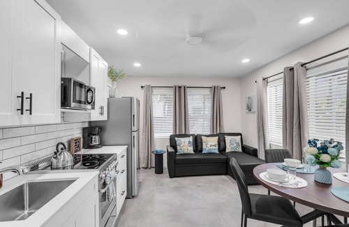 East Fort Lauderdale Hotel | Galleria Apartments by Lowkl