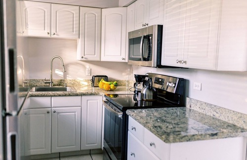 East Fort Lauderdale Hotel | Galleria Apartments by Lowkl