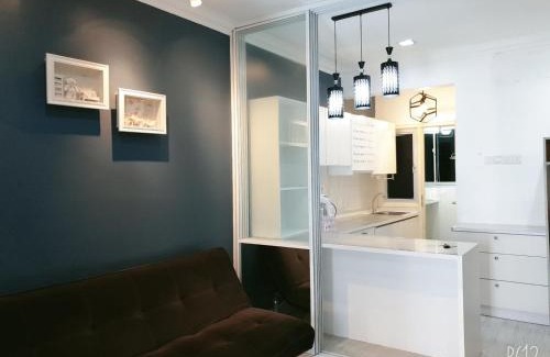Seri Kembangan Apartamento | Galleria Equine Park - Studio Facing pool