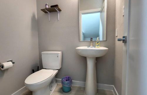 Houston Apartamento | Galleria Exquisite Three Story Home Brand New Development