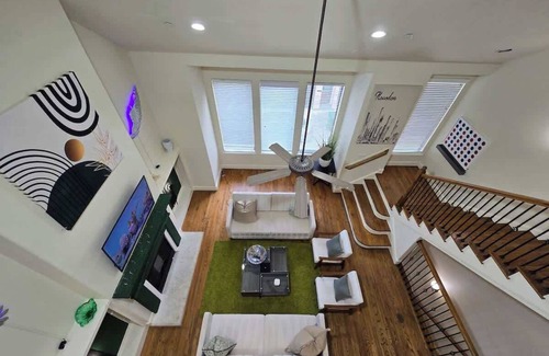 Woodlake - Briar Meadow Casa | *Graduation* Exquisite Poolside Retreat | Galleria