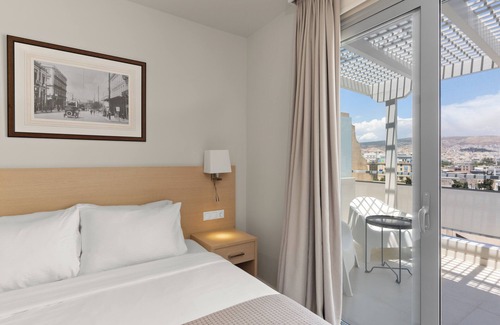 Piraeus Hotel | Gallery Central Piraeus Port