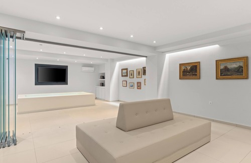 Piraeus Hotel | Gallery Central Piraeus Port