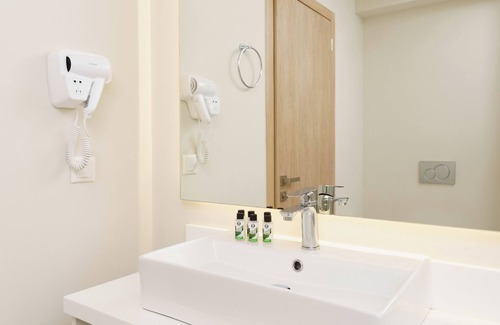 Piraeus Hotel | Gallery Central Piraeus Port