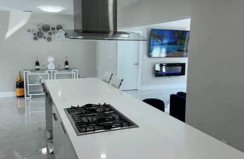 Westchester Casa | Gallery Dept Designer Home