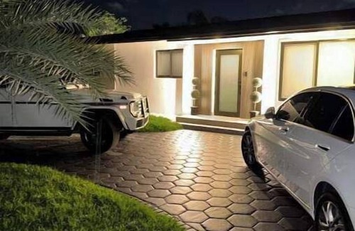 Westchester Casa | Gallery Dept Designer Home
