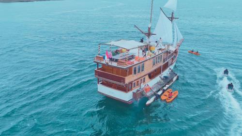 Batam Alquiler De Eote | Gallia Phinisi Batam