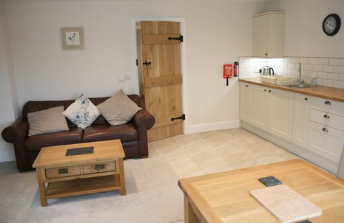 Findon Cabaña | Gallops Farm Holiday Cottages