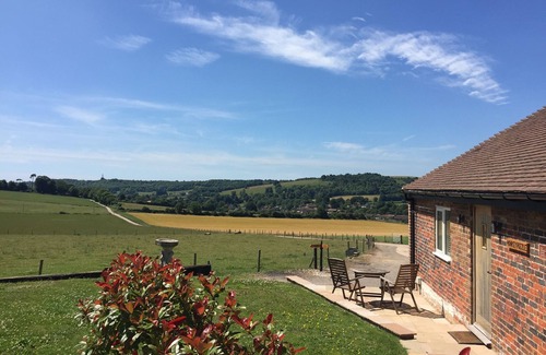 Findon Cabaña | Gallops Farm Holiday Cottages