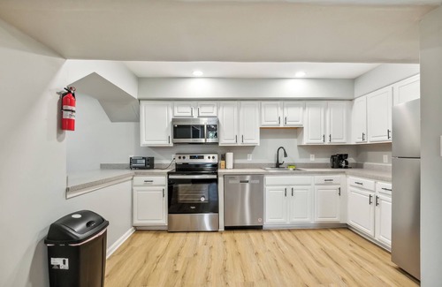 New Castle Apartamento | Galloway 118 I Spacious Garden Style Retreat