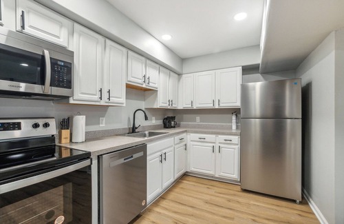New Castle Apartamento | Galloway 118 I Spacious Garden Style Retreat