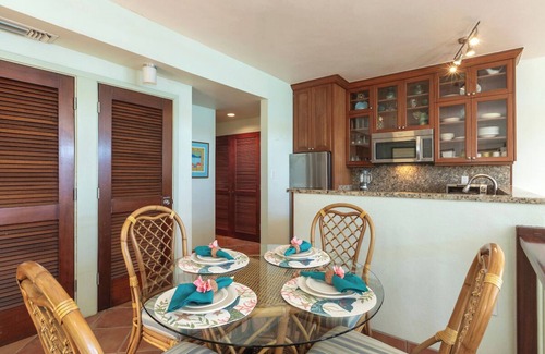 Great Cruz Bay Condominio | Gallows Point 15B, Oceanfront Elegance, 5-Star Amenities