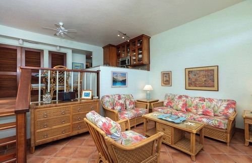 Great Cruz Bay Condominio | Gallows Point 15B, Oceanfront Elegance, 5-Star Amenities