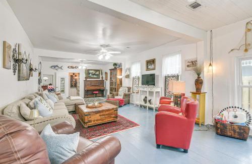 Morgan's Point Casa | Galveston Bay Retreat Historic La Porte Home!
