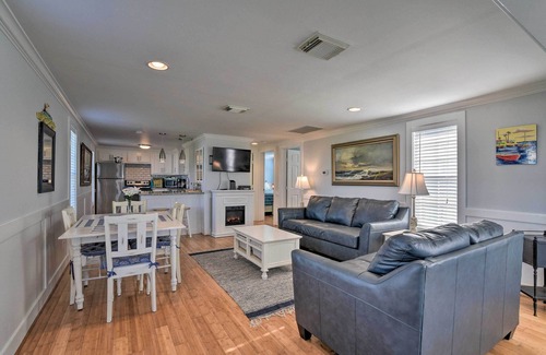 Galveston Cabaña | ¡NUEVO! Galveston de lujo Cottage w / Wraparound Deck!