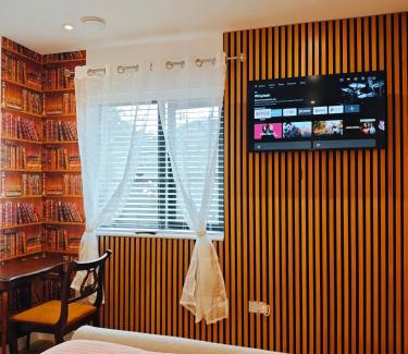 Roscoe Casa | Galway Paradisus