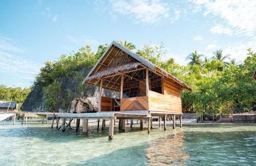 Sawinggrai Casa | GAM BAY bungalow's