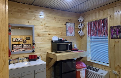 Cache Cabina | Gambling Buffalo Cabin near Casinos and Wichita Mountains Cache Medicine Park