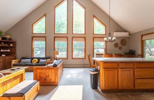 Albrightsville Casa | Game Area Open Concept 4 BDR