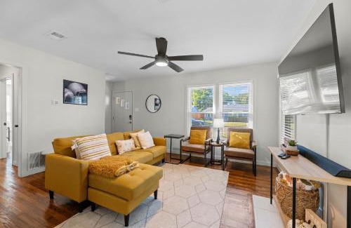 Central Arlington Casa | Game Day Getaway