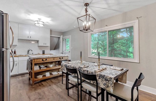 Park Forest Village Casa | Game Day Haven With Bar & Deck