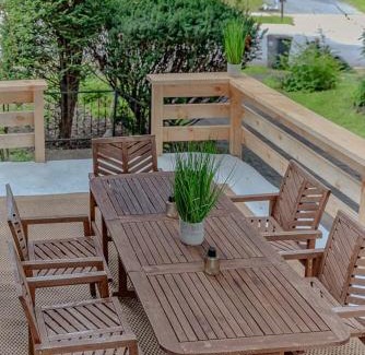 Park Forest Village Casa | Game Day Haven With Bar & Deck