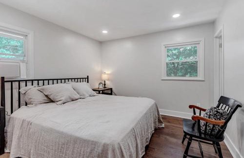 Park Forest Village Casa | Game Day Haven With Bar & Deck