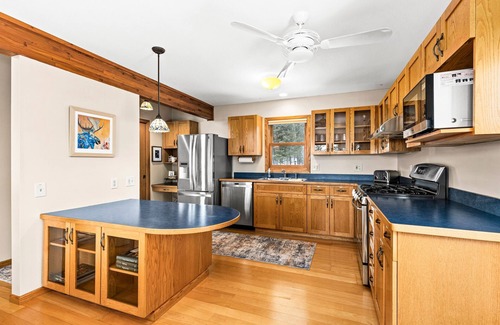 Tofte Cabina | Game Garage Close to Hiking Family-Friendly Views