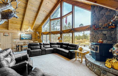 La Pine Casa | Game & Gather Getaway