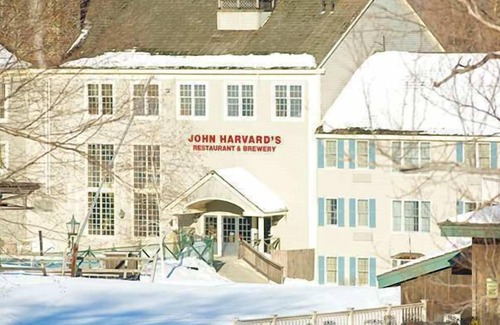 Hancock Apartamento | Game Night Suite at Jiminy Peak Ski OnOff Sleeps 4