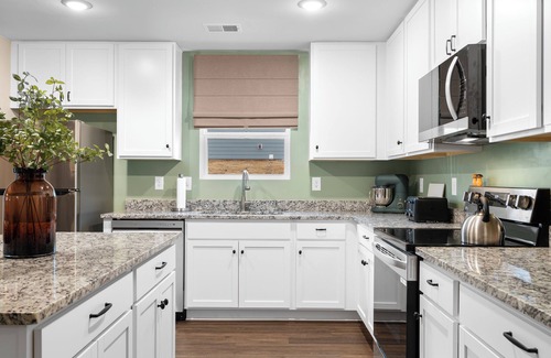 Fountain Inn Casa | Game On! Epic Gameroom, King, fireplace, firepit, parking, 300Mbps, 5 Smart TVs