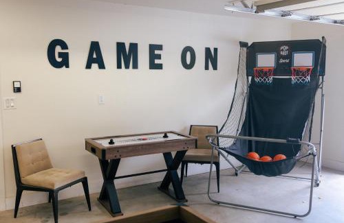 Fayetteville Casa | Game On Fayetteville's Premiere Entertainment-Packed Getaway