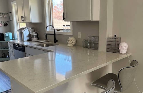 Parma Casa | Game On Parma with WiFi, AC and Game Room Family and Pet Friendly
