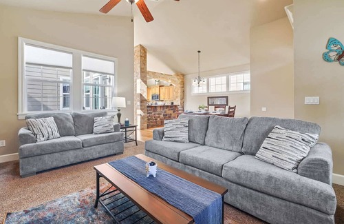 Meridian Casa | Game room | 3BR | Outdoor Seating BBQ