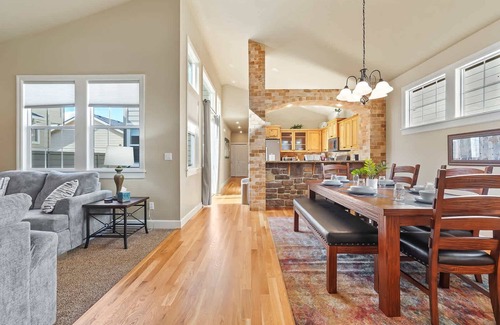 Meridian Casa | Game room | 3BR | Outdoor Seating BBQ