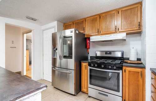 Odessa Casa | Game Room - 6 Beds - Pet Friendly - Large Kitchen - BBQ